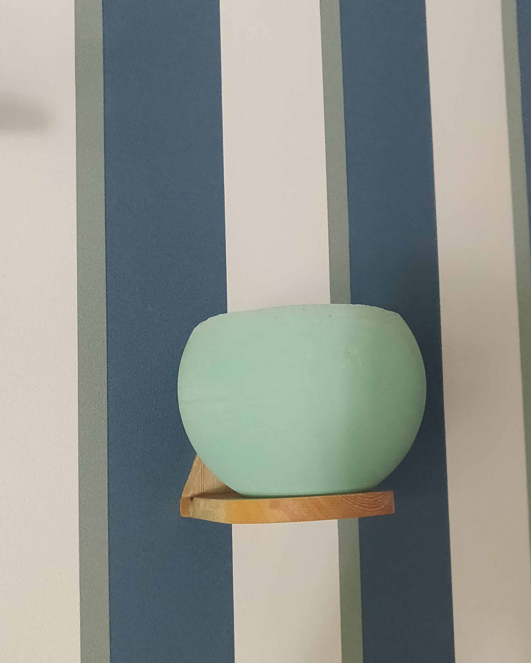 Maceta Esférica con soporte pared